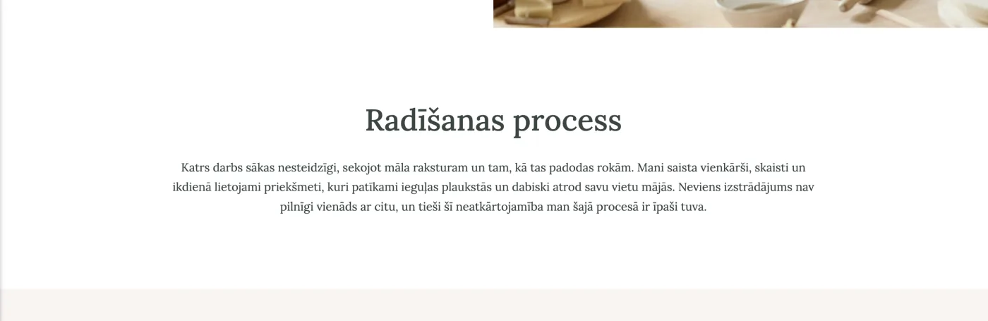Serif fontu kombinācija, kas izmantota mājaslapas dizainā.